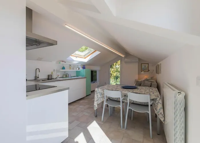 La Sterlizia Di Santa Croce Üdülőközpont Alassio