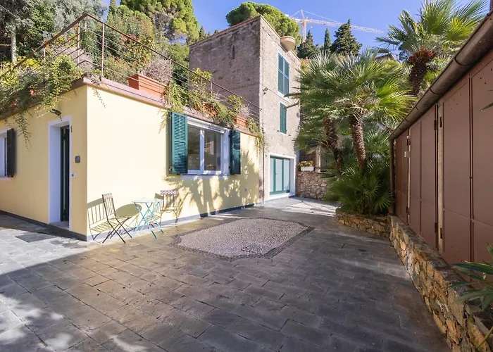 La Sterlizia Di Santa Croce Alassio