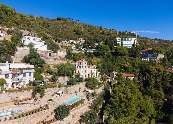 La Sterlizia Di Santa Croce 3* Alassio